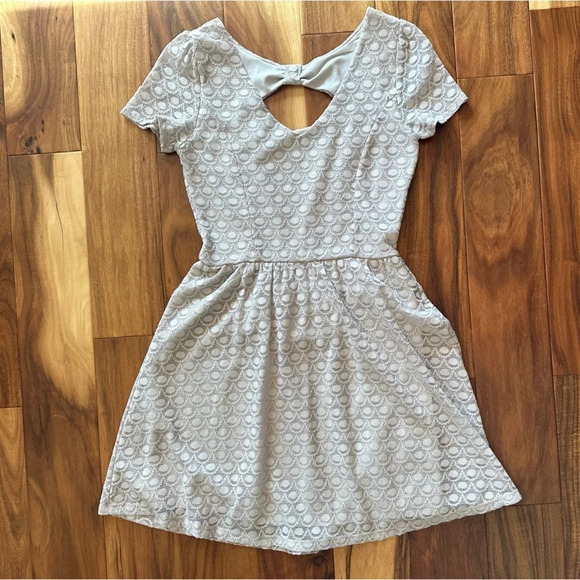 LC Lauren Conrad Cream Beige Lace Mini Dress size Small - Picture 3 of 5